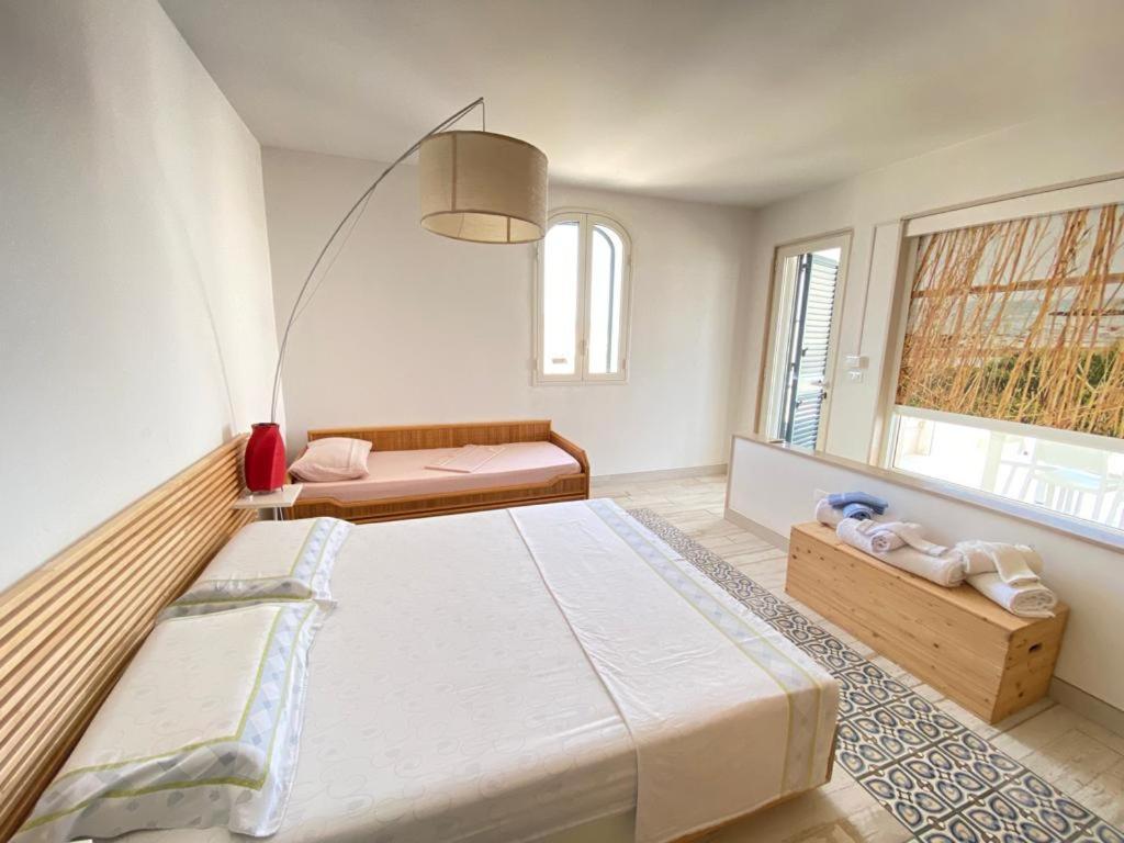 Casa Vacanze Illiria A Roca Vecchia Vicinissima Al Mare Eksteriør bilde