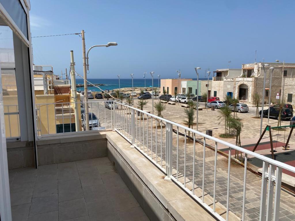 Casa Vacanze Illiria A Roca Vecchia Vicinissima Al Mare Eksteriør bilde